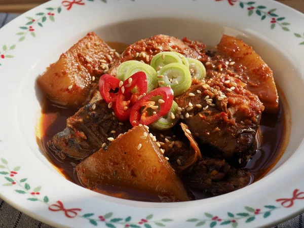 Kore uskumrusu soya soslu güveç.