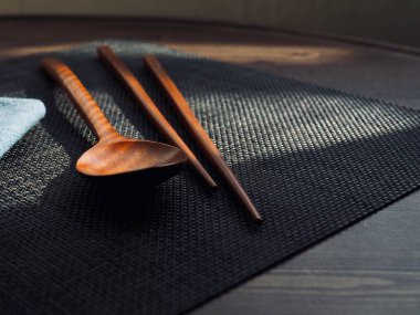 Kore geleneği tahta kaşık, yemek çubukları