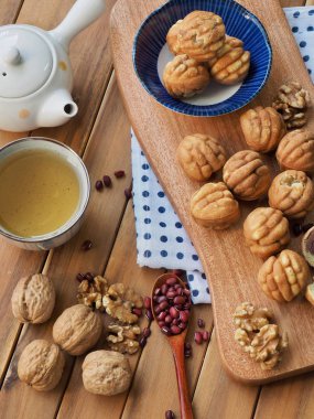 Kore gıda ceviz tatlılar ve yeşil çay