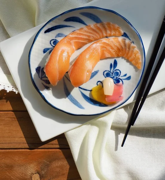 Comida Tradicional Japonesa Sushi Salmão — Fotografia de Stock