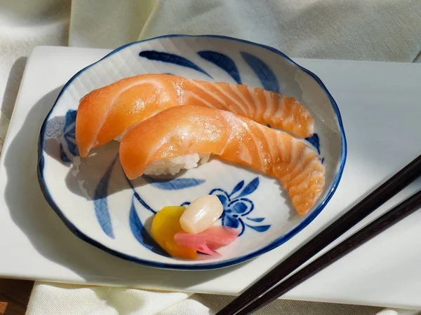 Comida Tradicional Japonesa Sushi Salmão — Fotografia de Stock