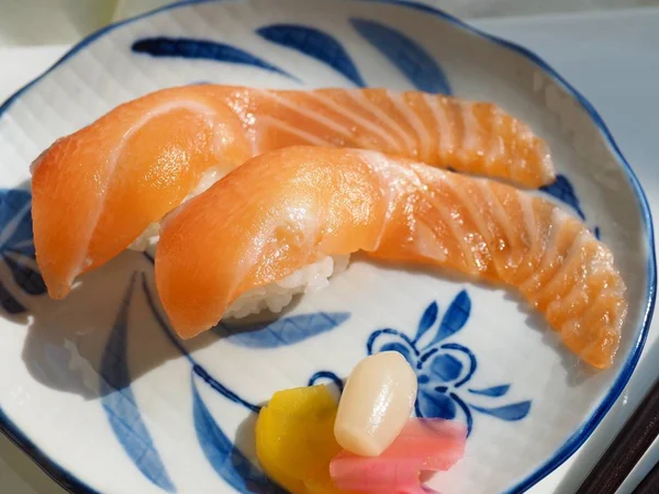 Japanse Traditionele Gerechten Zalmsushi — Stockfoto