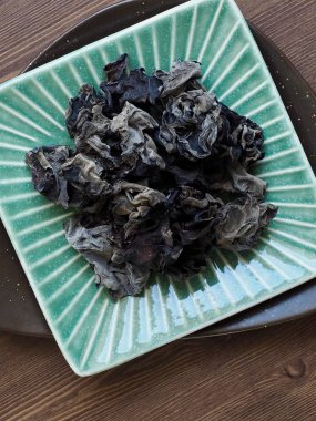 Asya gıda Kurutulmuş ağaç kulak mantarı, Macerate ağaç kulak mantarı