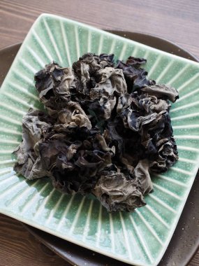 Asya gıda Kurutulmuş ağaç kulak mantarı, Macerate ağaç kulak mantarı