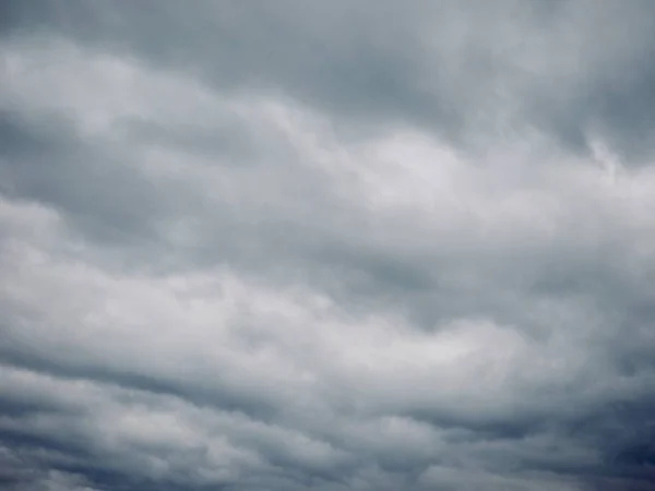 暗い雲と空の風景 — ストック写真