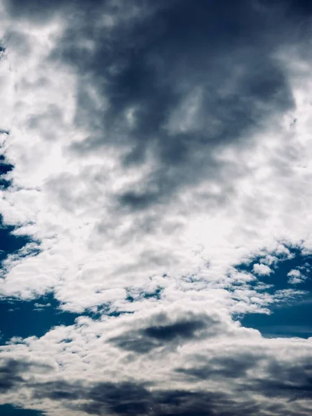 暗い雲と空の風景 — ストック写真