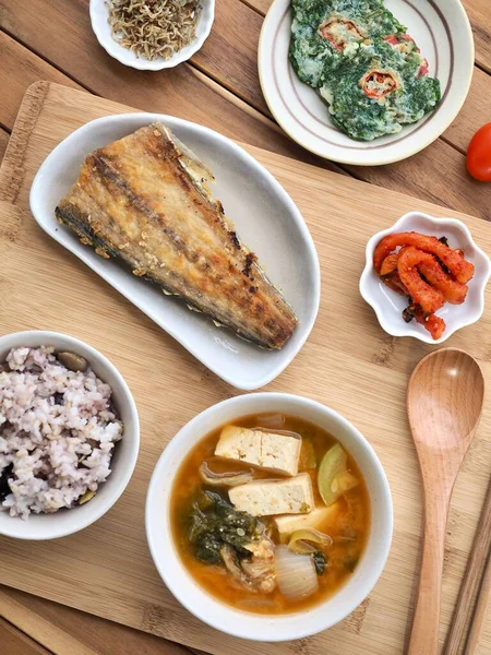 Koreaanse Home Food Menu Instellen Met Gegrilde Makreel — Stockfoto