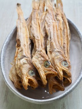 Kore usulü kurutulmuş balık, küçük polonyalı, Nogari