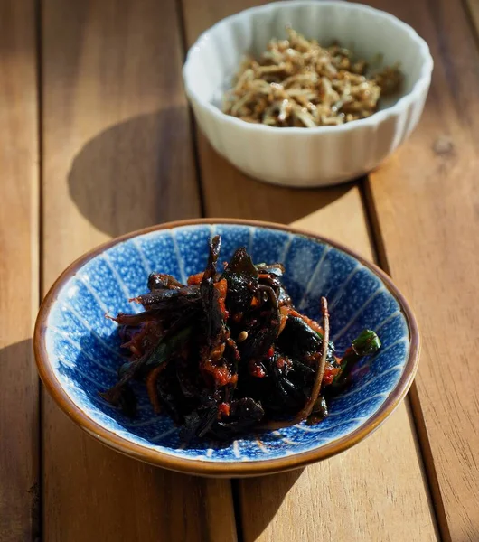 Korealainen Perinteinen Ruoka Godeulppaegi Kimchi — kuvapankkivalokuva