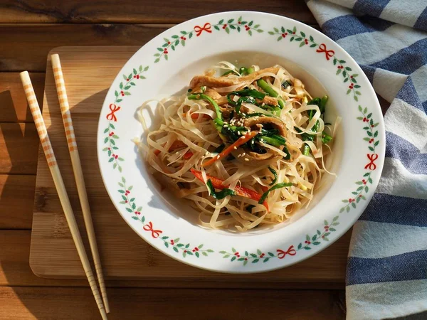 Comida Asiática Fideos Arroz Salteados Con Verduras — Foto de Stock