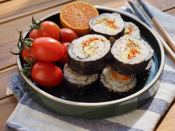 Comida Coreana Kimbap Vegetal Tomate Cereja Tangerina — Fotografia de Stock