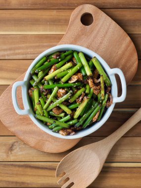 Kore yemeği Kızarmış sarımsaklı sap karidesi