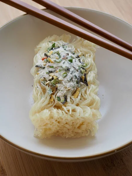 Ασιατικό Φαγητό Αποξηραμένο Ρύζι Noodles Instant Food — Φωτογραφία Αρχείου