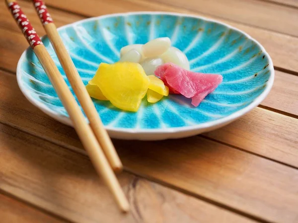 Japon yemeği turşusu, sarımsaklı zencefil turşusu.