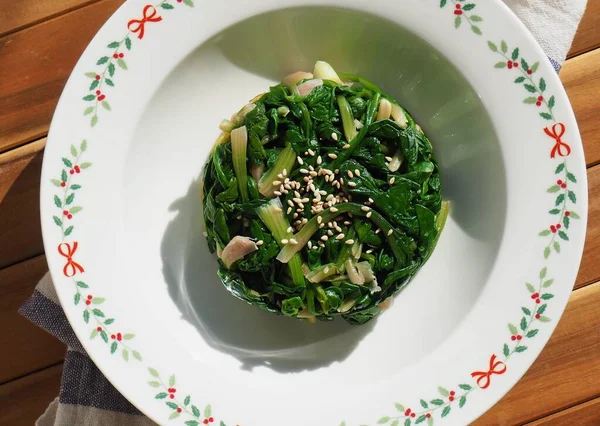 Kore mezeleri baharatlı ıspanak.