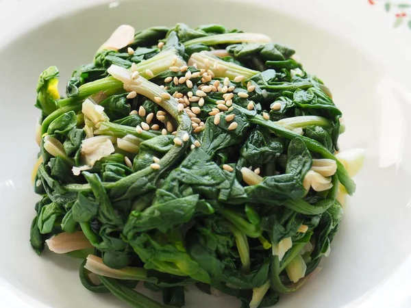 Kore mezeleri baharatlı ıspanak.