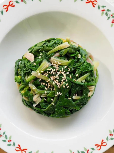 Kore mezeleri baharatlı ıspanak.