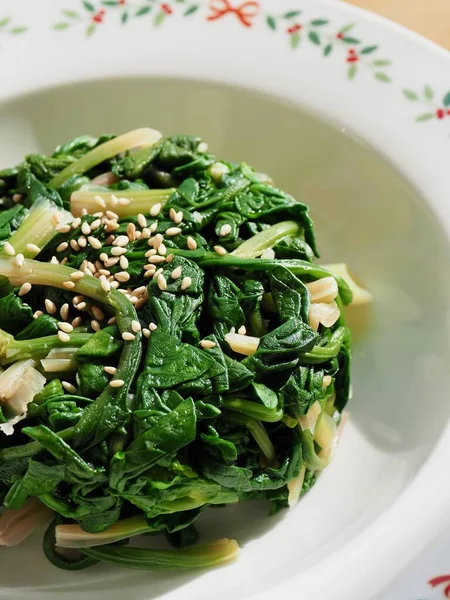 Kore mezeleri baharatlı ıspanak.