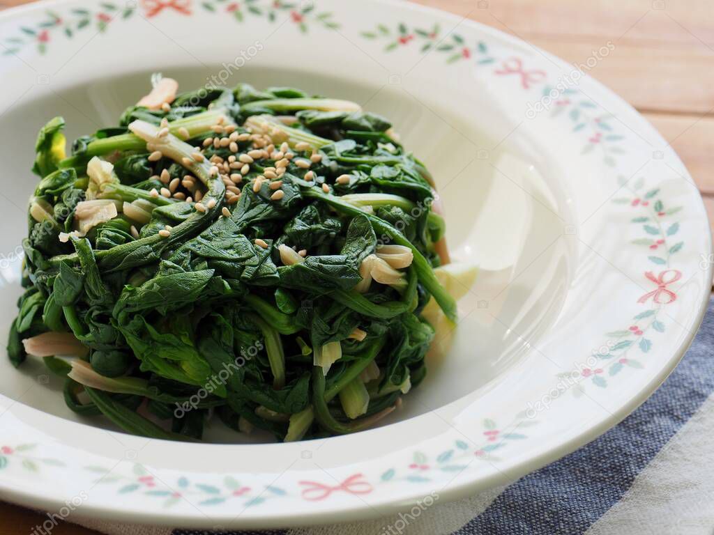 Korean side dishes Spinach seasoned