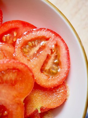 Taze organik domates ve şeker.