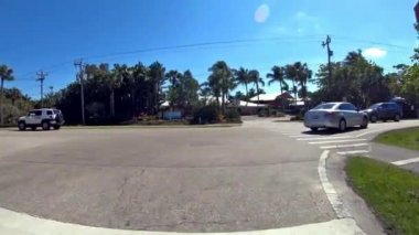 Florida Fort Myers, Sanibel Adası 'na giden yolda ilk kişi.