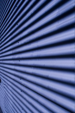 Çelik kıvrımlı demir cephesinin ayrıntıları