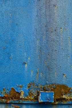 Aşınmış çelikten yapılmış eski endüstriyel cephe