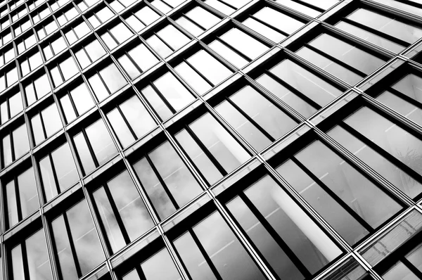 Modern fasad tillverkade av stål och glas — Stockfoto