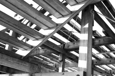 Terk edilmiş bir fabrikanın eski çelik yapısı