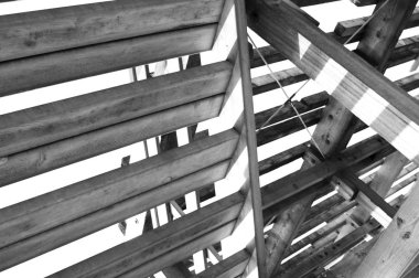 Terk edilmiş bir fabrikanın eski çelik yapısı