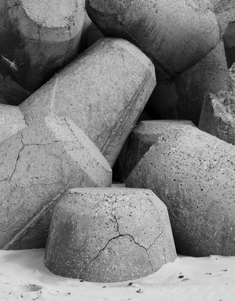 Massive tetrapods made of concrete — Stock Photo, Image