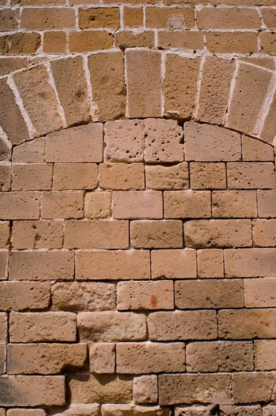 Velho Castelo Parede Com Bricked Janela Arco — Fotografia de Stock