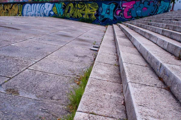 Verweerde Oude Betonnen Trap — Stockfoto