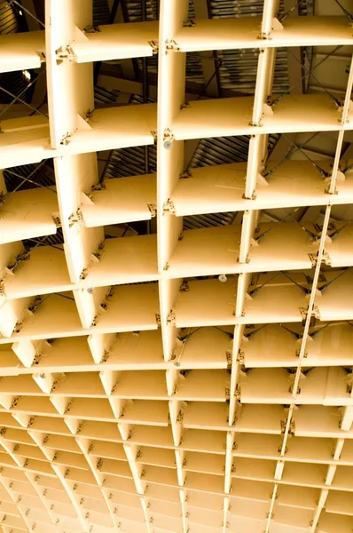 Futurystyczna Geometryczna Konstrukcja Dachu — Zdjęcie stockowe