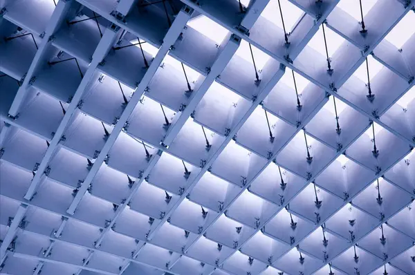 Gelecekçi geometrik çatı inşaatı