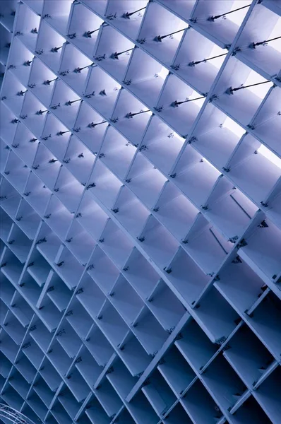 Gelecekçi geometrik çatı inşaatı