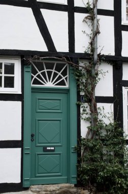 Yarı keresteli sade Alman evleri