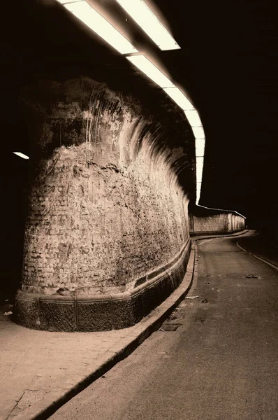 Túnel Subterrâneo Escuro Abandonado — Fotografia de Stock