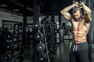 İşin genel gider triceps ip uzantısı egzersiz