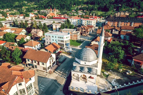 Moskén i Zepce, Bosnien. Antenn. — Stockfoto