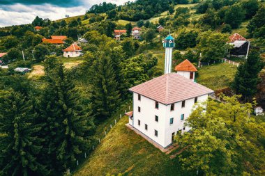 Gornja Golubinja, cami, havadan görünümü