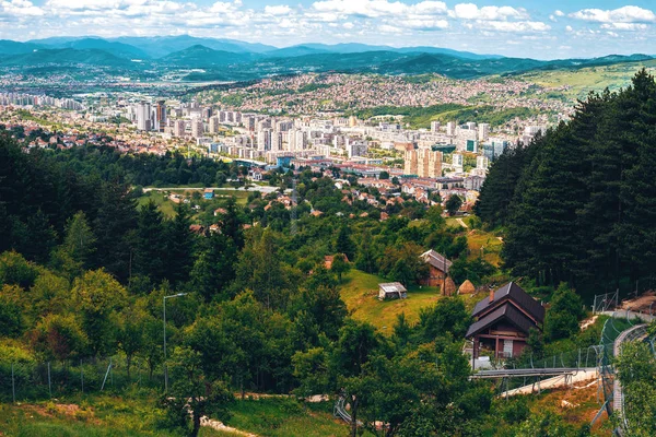 Panorama de Sarajevo desde la montaña Trebevic . —  Fotos de Stock
