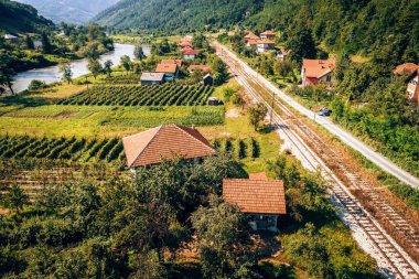 Begov Han, Mescidi havadan görünümü