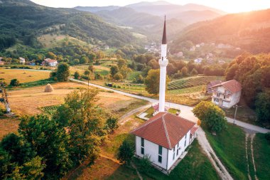 Ozimica. Cami havadan görünümü