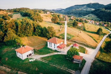 Ozimica. Cami havadan görünümü