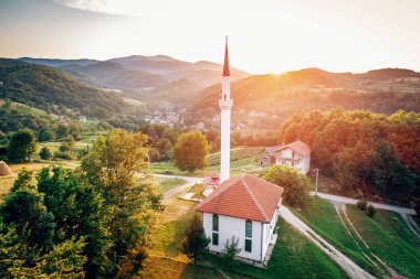 Ozimica. Cami havadan görünümü