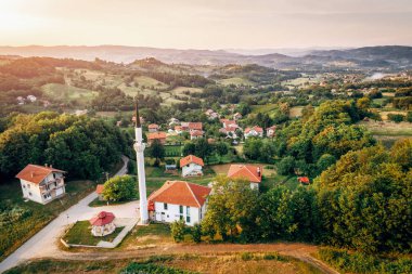 Ozimica. Cami havadan görünümü