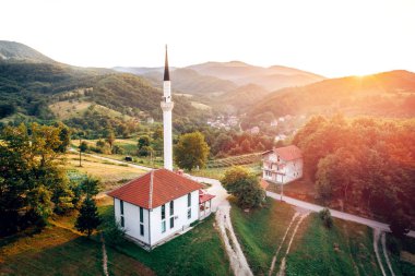 Ozimica. Cami havadan görünümü