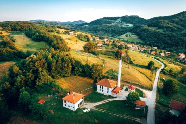 Ozimica. Cami havadan görünümü