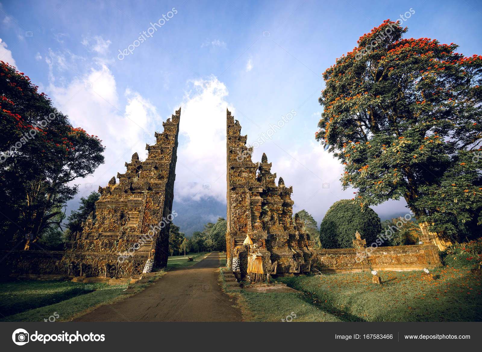  Porte  hindoue de Bali   Photographie ozimicians  167583466